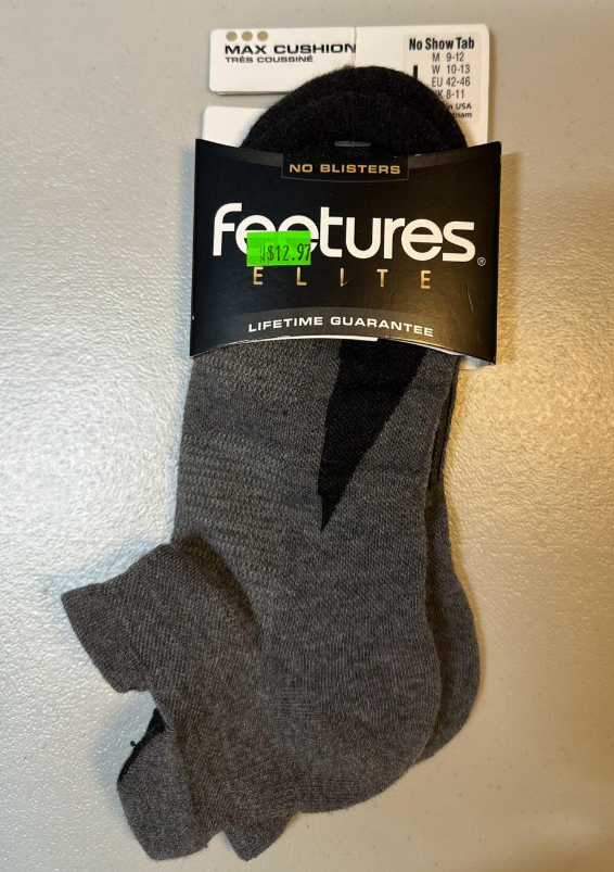 Features Elite Socks