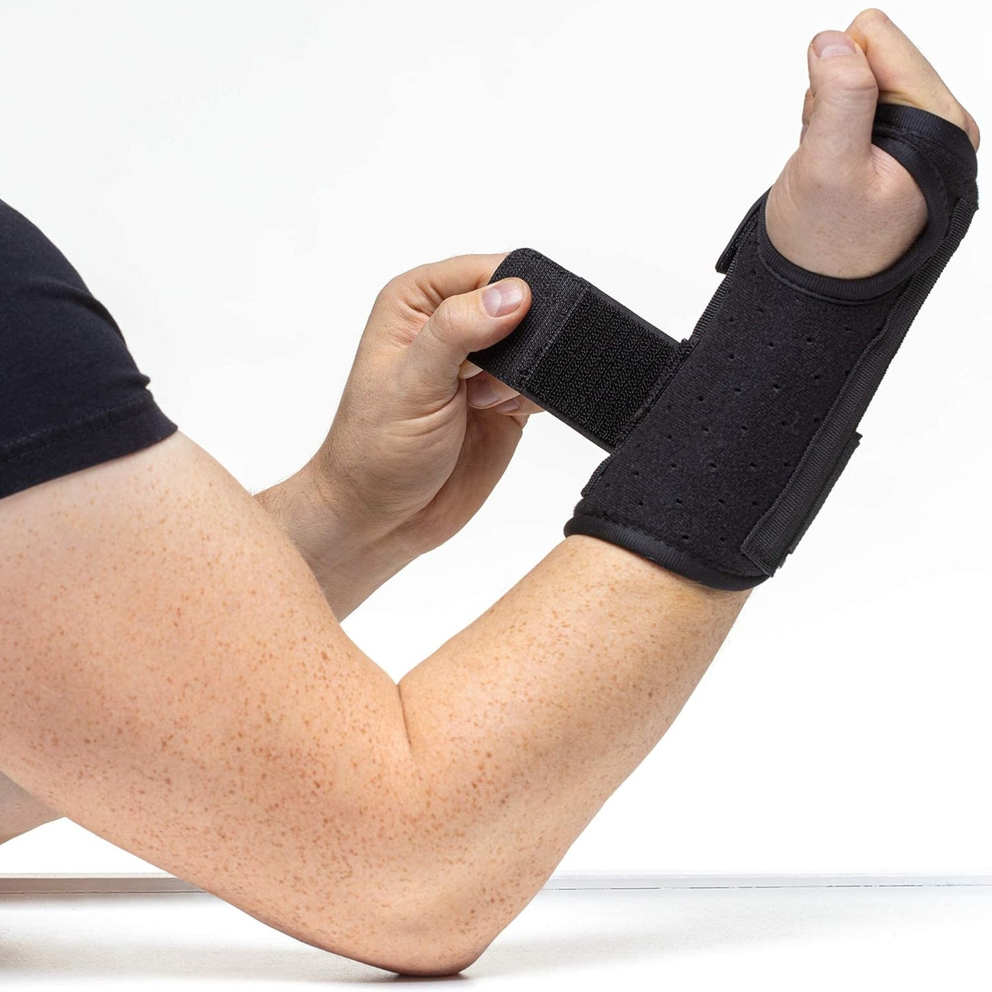 Muñequera ZOFORE SPORT para el túnel carpiano con 2 correas y férula metálica estabilizadora. Alivia el dolor de tendinitis, artritis y túnel carpiano. Reduce el tiempo de recuperación en hombres y mujeres. Izquierda (L/XL).