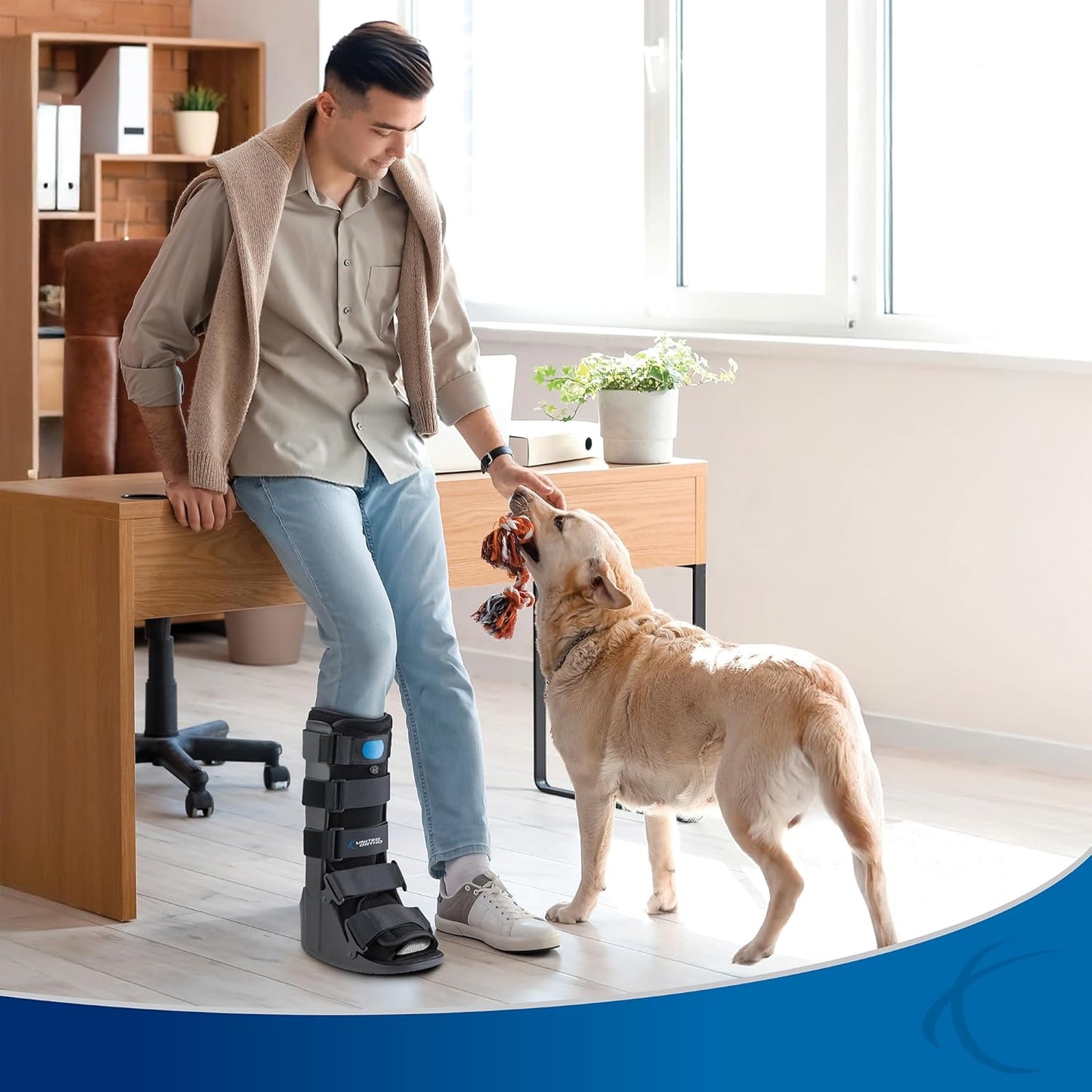 Bota para fracturas United Ortho Air Cam Walker, color negro 